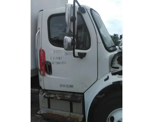 FREIGHTLINER M2 106 CAB