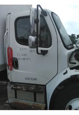 FREIGHTLINER M2 106 CAB