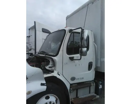 FREIGHTLINER M2 106 CAB