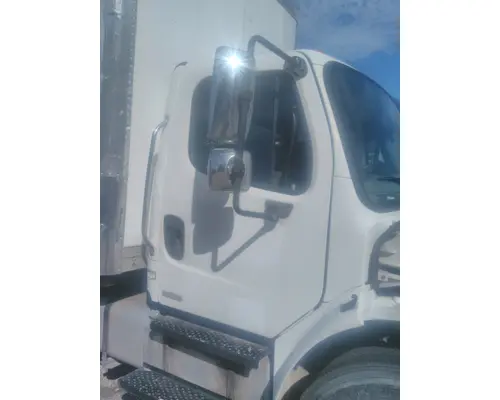 FREIGHTLINER M2 106 CAB