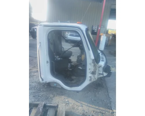 FREIGHTLINER M2 106 CAB