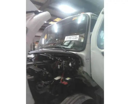 FREIGHTLINER M2 106 CAB