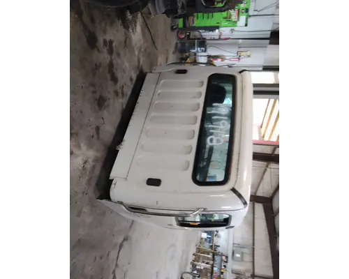 FREIGHTLINER M2 106 CAB