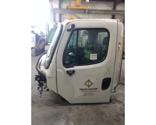 FREIGHTLINER M2 106 CAB