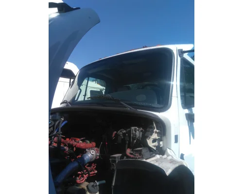 FREIGHTLINER M2 106 CAB