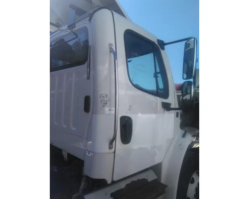 FREIGHTLINER M2 106 CAB