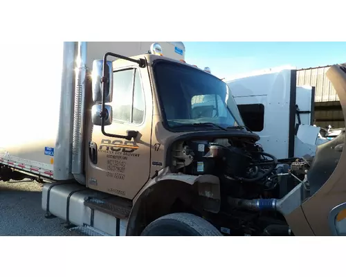 FREIGHTLINER M2 106 CAB