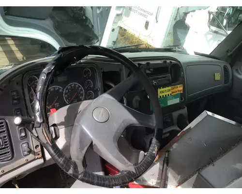 FREIGHTLINER M2 106 CAB