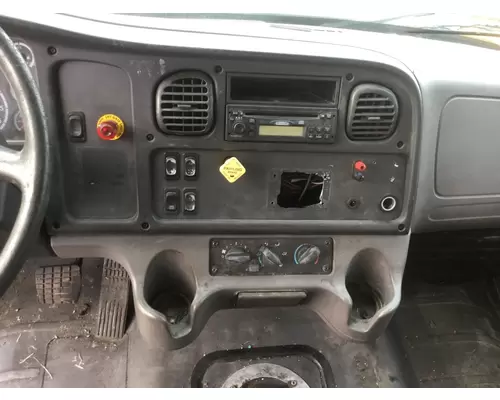 FREIGHTLINER M2 106 CAB