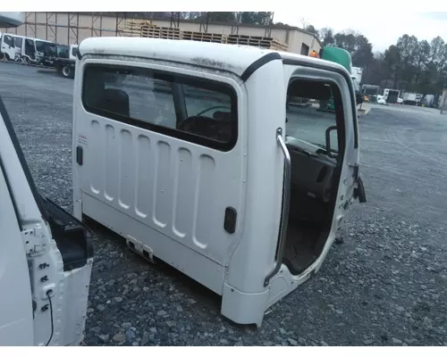 FREIGHTLINER M2 106 CAB