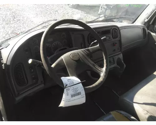 FREIGHTLINER M2 106 CAB