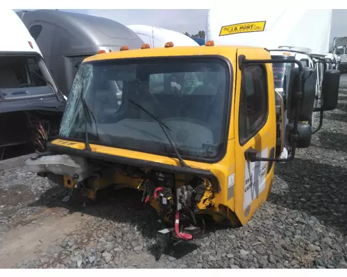 FREIGHTLINER M2 106 CAB
