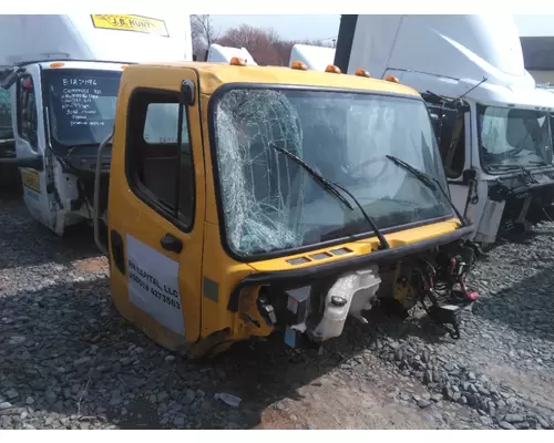 FREIGHTLINER M2 106 CAB