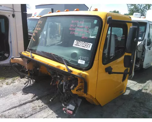FREIGHTLINER M2 106 CAB