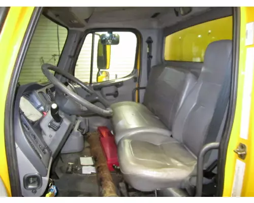 FREIGHTLINER M2 106 CAB