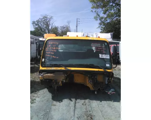 FREIGHTLINER M2 106 CAB
