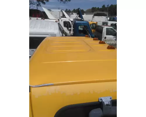 FREIGHTLINER M2 106 CAB