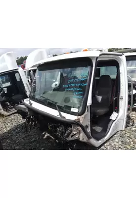 FREIGHTLINER M2 106 CAB
