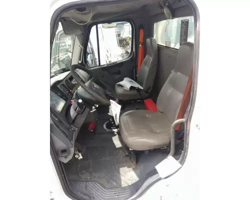 FREIGHTLINER M2 106 CAB