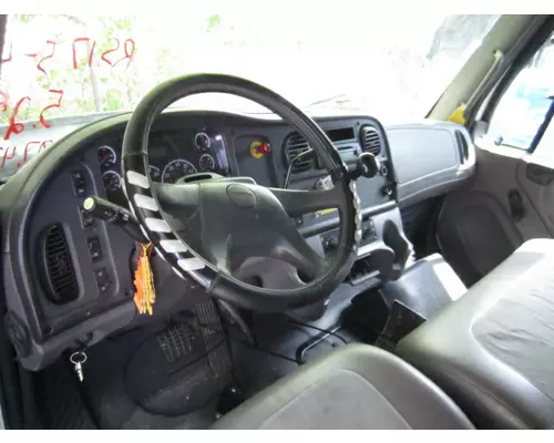 FREIGHTLINER M2 106 CAB