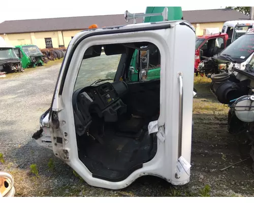 FREIGHTLINER M2 106 CAB