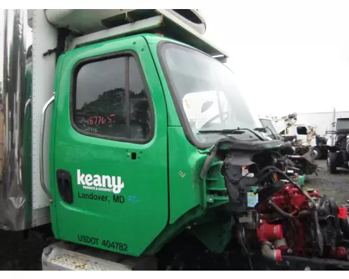 FREIGHTLINER M2 106 CAB