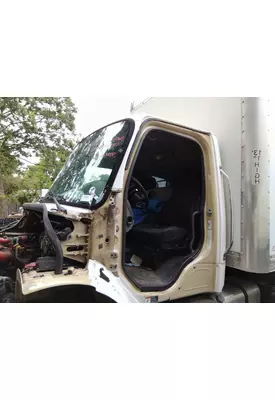 FREIGHTLINER M2 106 CAB