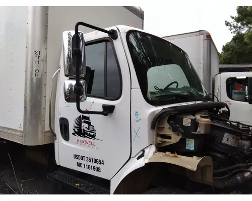 FREIGHTLINER M2 106 CAB