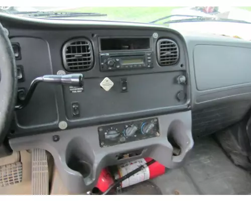 FREIGHTLINER M2 106 CAB