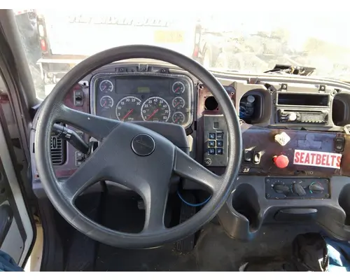 FREIGHTLINER M2 106 CAB