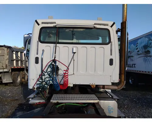 FREIGHTLINER M2 106 CAB