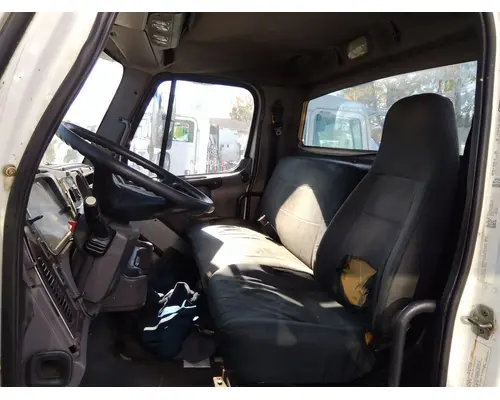 FREIGHTLINER M2 106 CAB