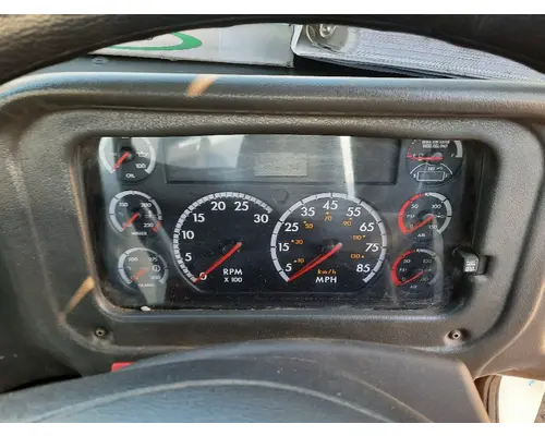 FREIGHTLINER M2 106 CAB