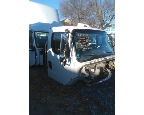 FREIGHTLINER M2 106 CAB