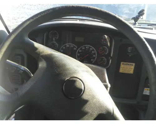 FREIGHTLINER M2 106 CAB