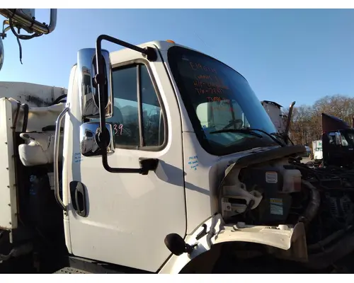 FREIGHTLINER M2 106 CAB