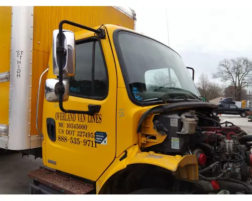 FREIGHTLINER M2 106 CAB