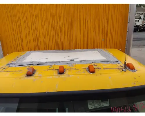 FREIGHTLINER M2 106 CAB