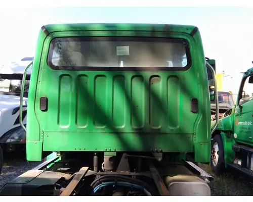 FREIGHTLINER M2 106 CAB