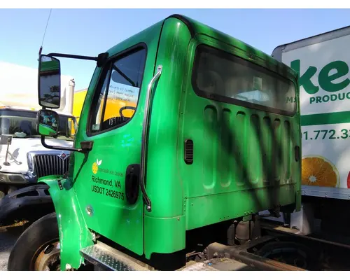 FREIGHTLINER M2 106 CAB