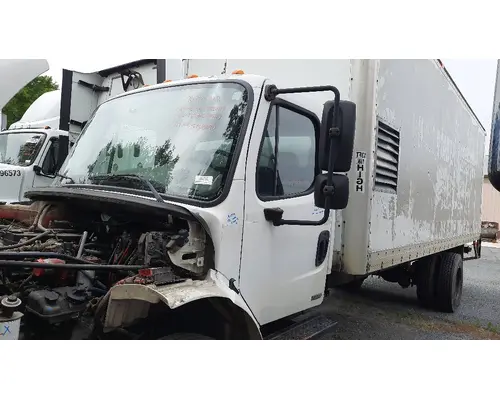 FREIGHTLINER M2 106 CAB