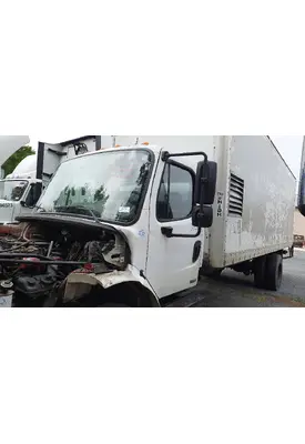 FREIGHTLINER M2 106 CAB