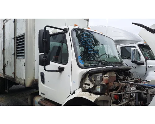 FREIGHTLINER M2 106 CAB