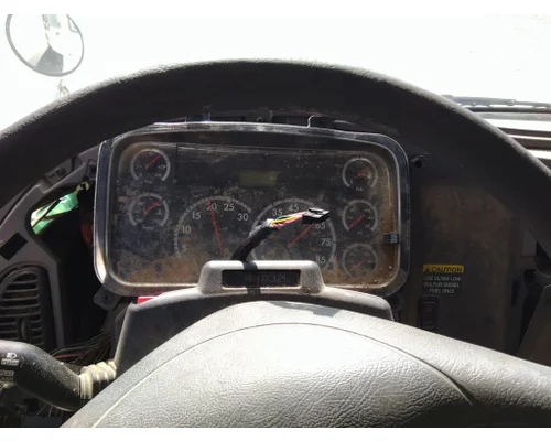 FREIGHTLINER M2 106 CAB