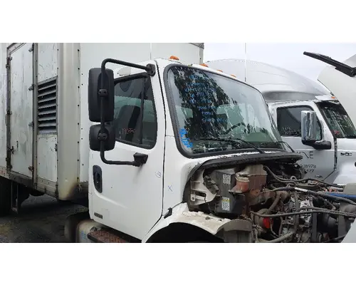 FREIGHTLINER M2 106 CAB