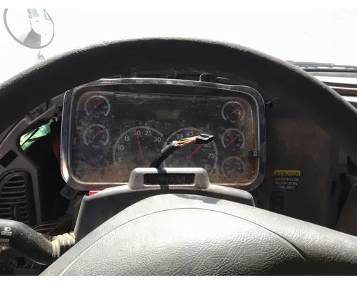 FREIGHTLINER M2 106 CAB