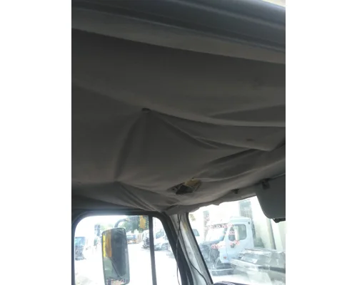 FREIGHTLINER M2 106 CAB
