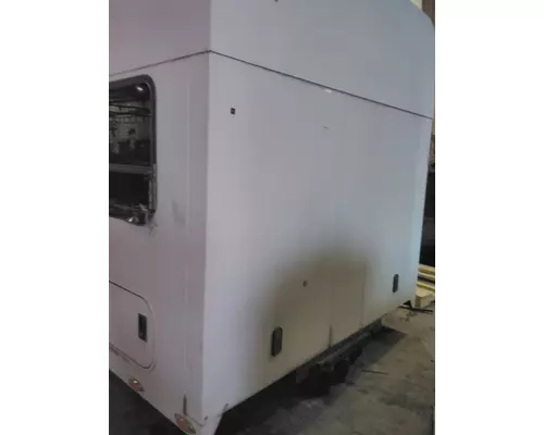 FREIGHTLINER M2 106 CAB