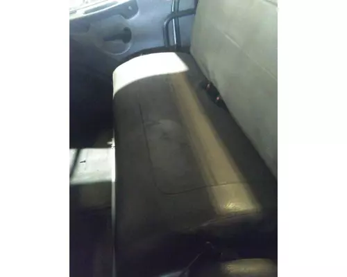 FREIGHTLINER M2 106 CAB