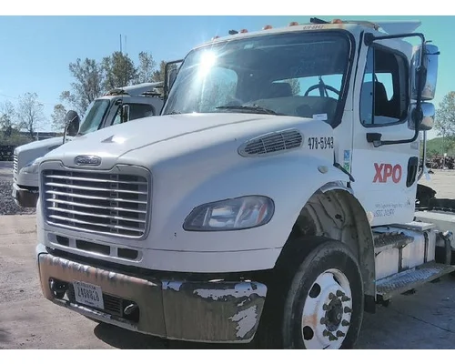FREIGHTLINER M2 106 CAB